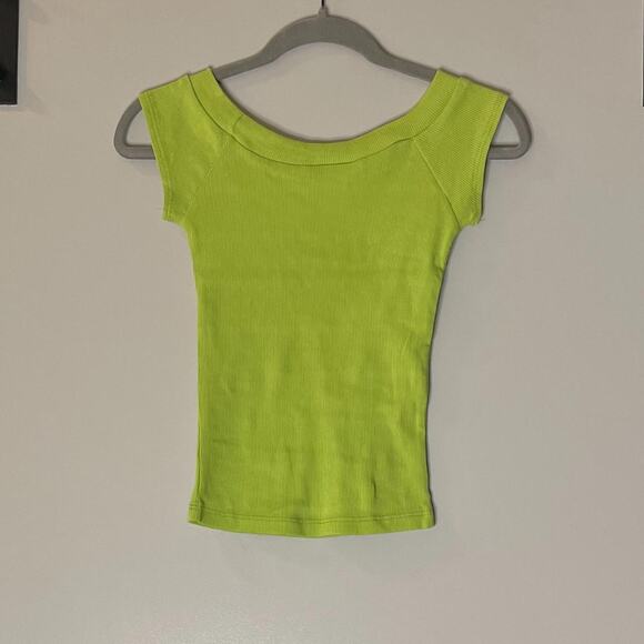 Green Off-shoulder Top - Picture 4 of 5